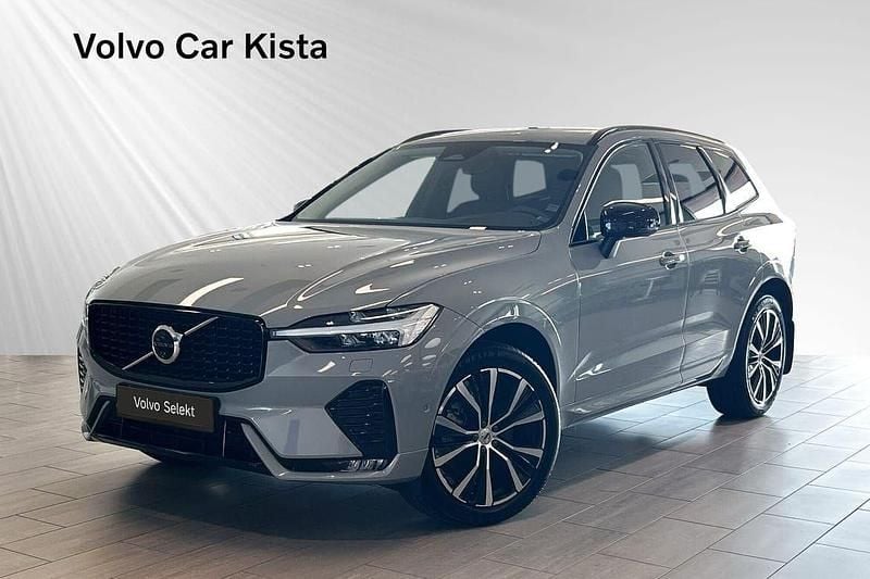 Grå Begagnad 2023 Volvo XC60 Plus SUV | 534 400 kr (Dyr) - Bild 1/3
