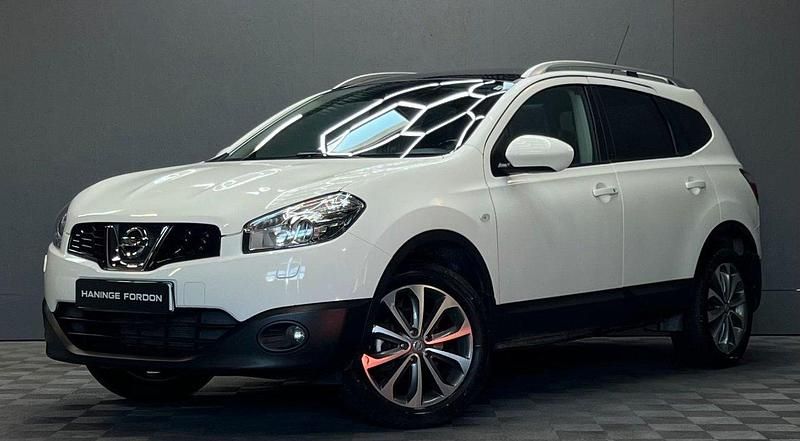 Vit Begagnad 2011 Nissan Qashqai +2 SUV | 79 900 kr (Marknadspris) - Bild 1/4