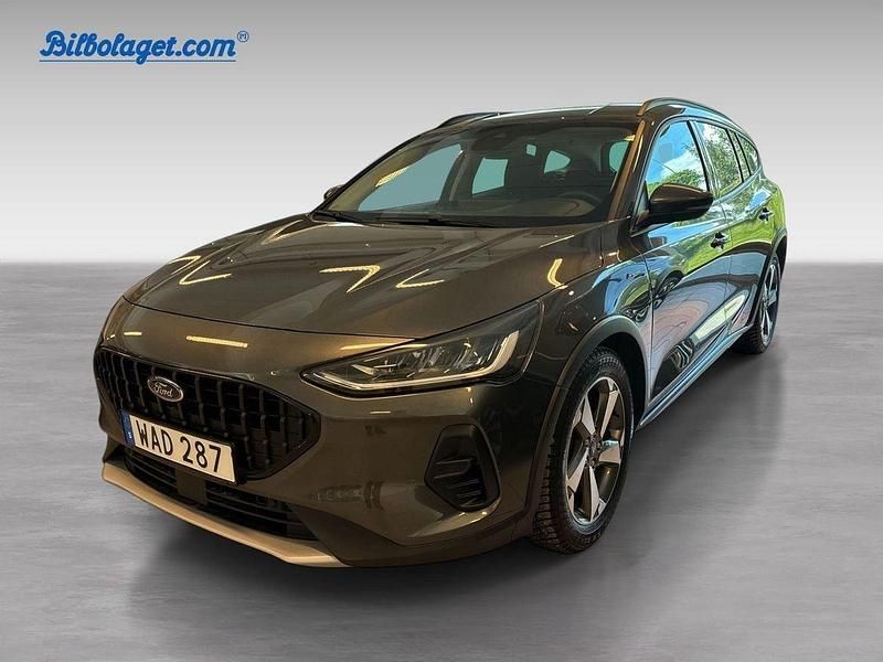 Grå Begagnad 2023 Ford Focus Active Kombi | 239 800 kr (Marknadspris) - Bild 1/3