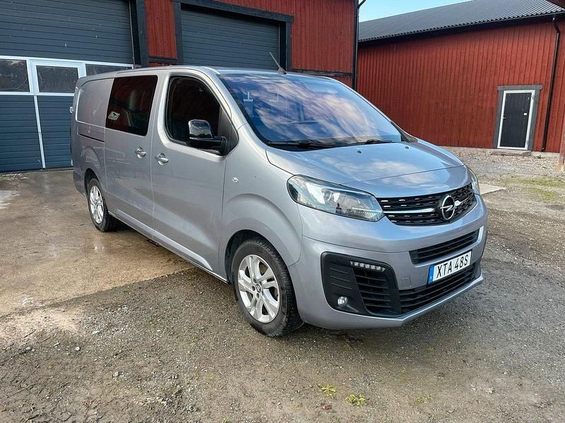 Grå Begagnad 2023 Opel Vivaro Van | 435 000 kr - Bild 1/4