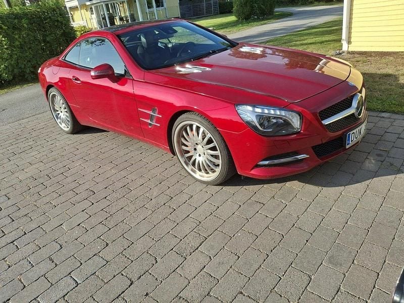 Röd Begagnad 2011 Mercedes SL350 Cab | 490 000 kr (Dyr) - Bild 1/4