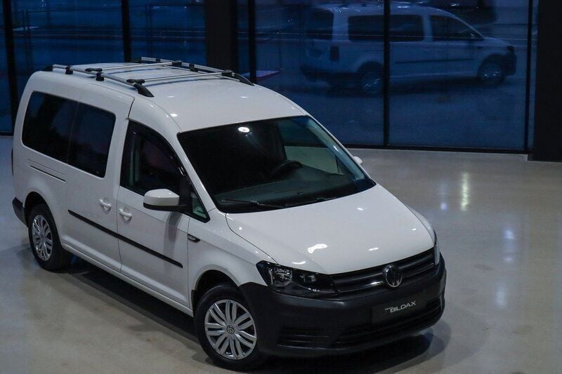 Vit Begagnad 2020 VW Caddy Maxi Life Life Minibuss | 318 000 kr - Bild 1/4