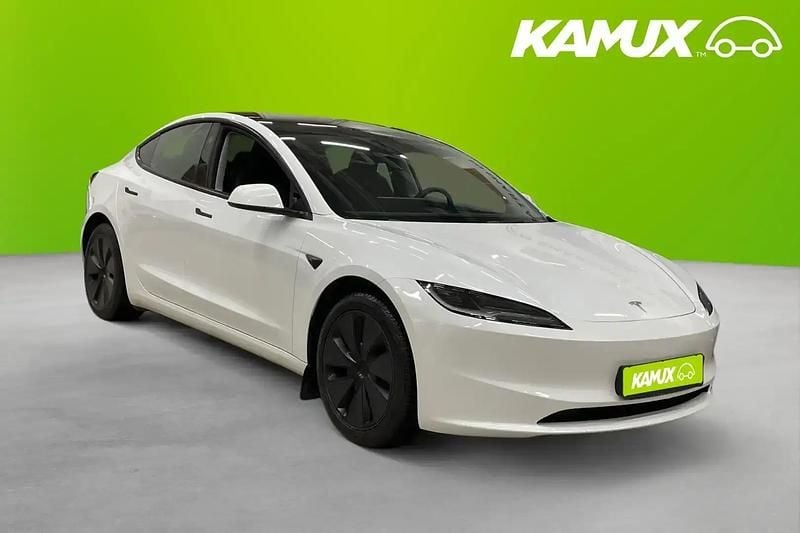 Begagnad Tesla Model 3 Standard Range 235 kW (320 HK) 2024 Vit Sedan