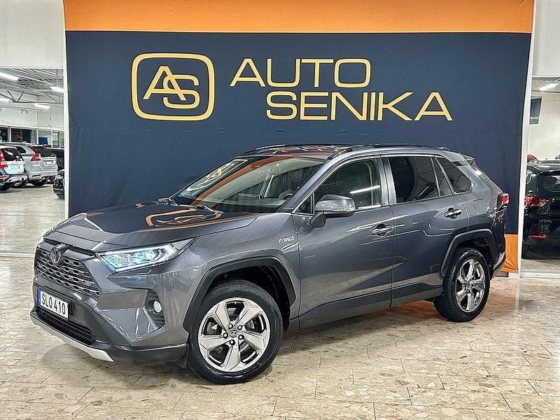 Mörkgrå Begagnad 2019 Toyota RAV4 Hybrid Executive SUV | 299 900 kr (Marknadspris) - Bild 1/4