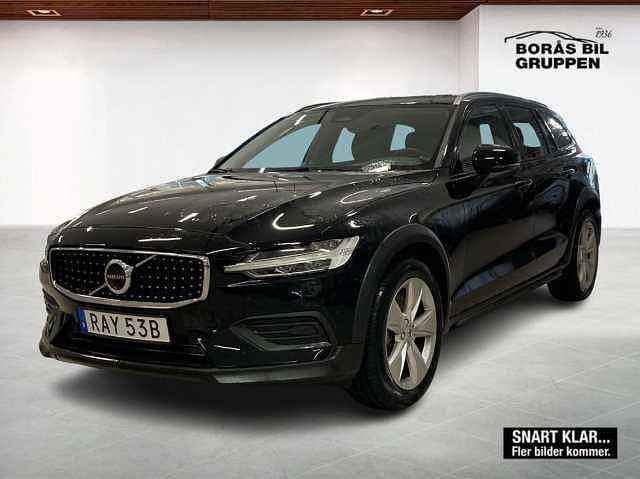 Begagnad 2024 Volvo V60 CC Kombi | 389 000 kr (Bra pris) - Bild 1/2