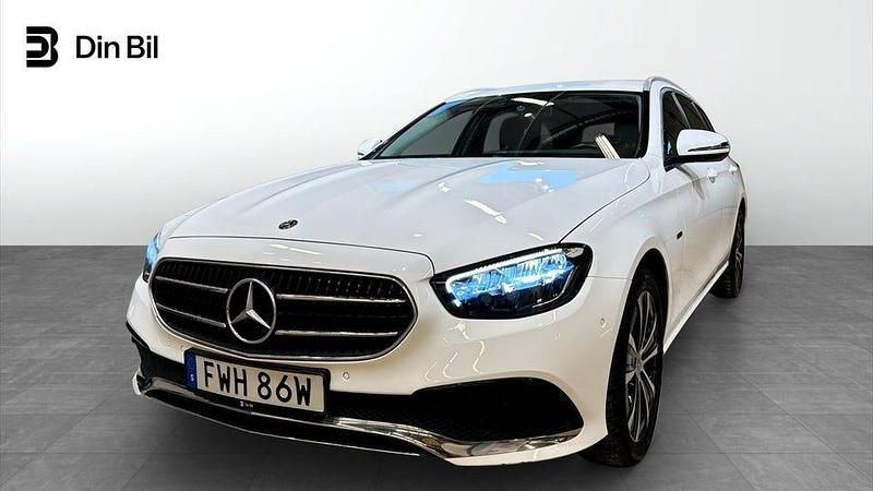 Begagnad Mercedes E300 Avantgarde 194 HK (142 kW) 2021 Vit