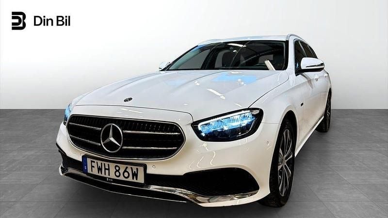 Vit Begagnad 2021 Mercedes E300 Avantgarde | 349 900 kr (Marknadspris) - Bild 1/4