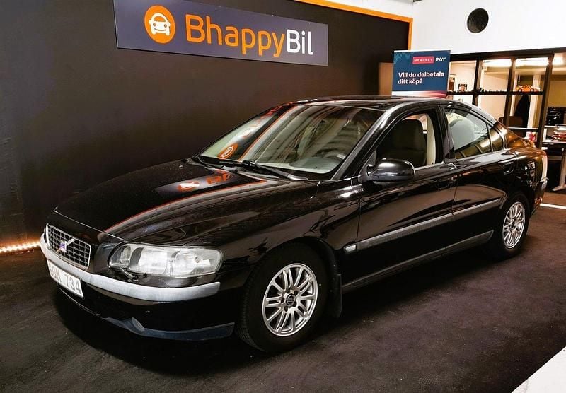 Svart Begagnad 2001 Volvo S60 Sedan | 42 900 kr (Marknadspris) - Bild 1/4