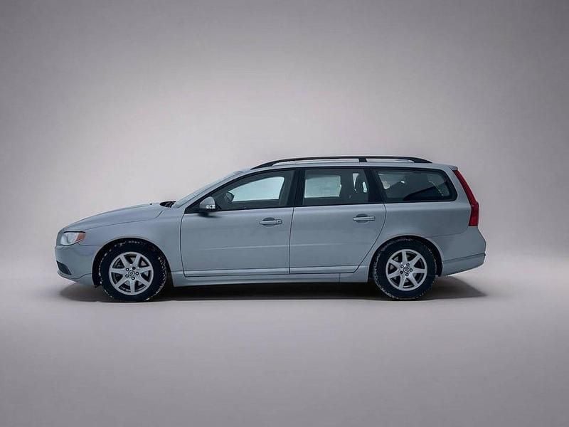 Begagnad Volvo V70 Drive Kinetic 109 HK (80 kW) 2010 Silver Kombi
