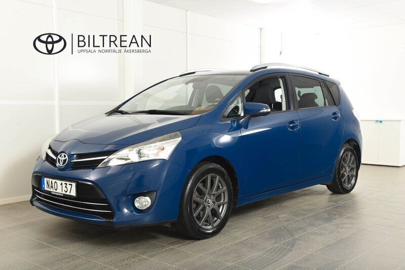 Mörkblå Begagnad 2015 Toyota Verso Edition Minibuss | 109 900 kr (Marknadspris) - Bild 1/4