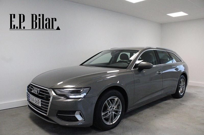 Grå Begagnad 2022 Audi A6 Sport Kombi | 339 800 kr (Superpris) - Bild 1/4
