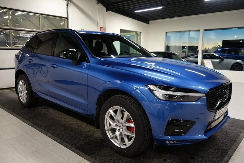 Begagnad Volvo XC60 R-Design 197 HK (144 kW) 2021 Blå SUV