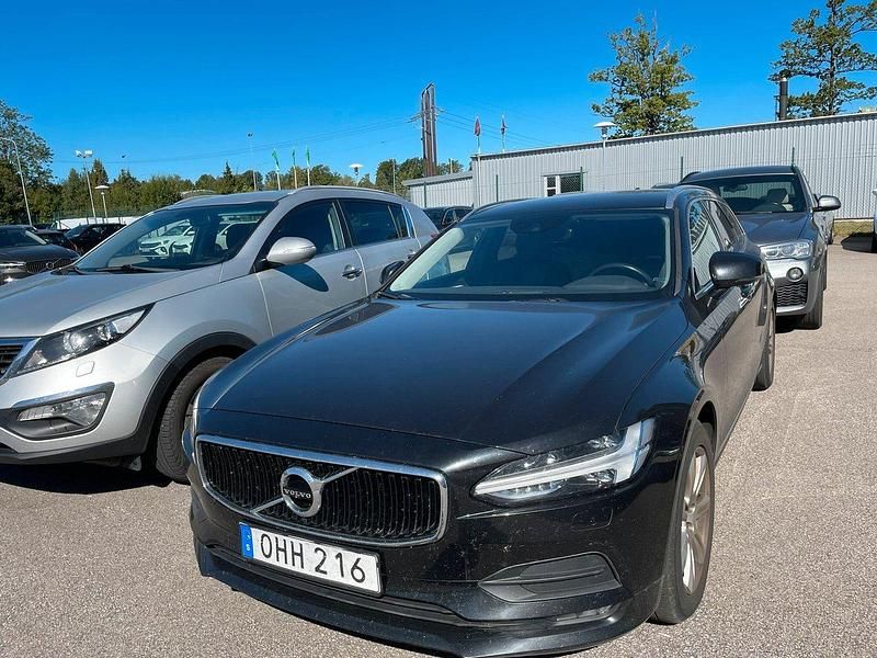 Svart (svart metallic) Begagnad 2017 Volvo V90 Kombi | 195 000 kr (Marknadspris) - Bild 1/4