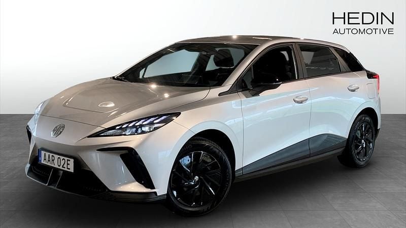 Grå (grey) Begagnad 2023 MG MG4 EV Halvkombi | 259 900 kr (Lite dyr) - Bild 1/4