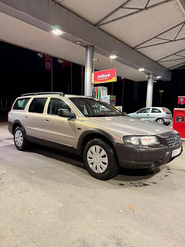 Begagnad 2001 Volvo XC70 Kombi | 18 500 kr (Superpris) - Bild 1/4