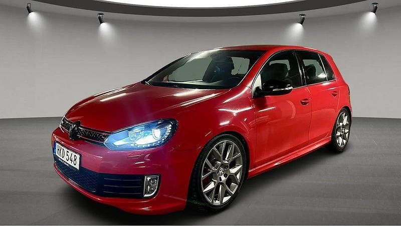 Begagnad VW Golf VII Edition 235 HK (172 kW) 2011 Röd Halvkombi
