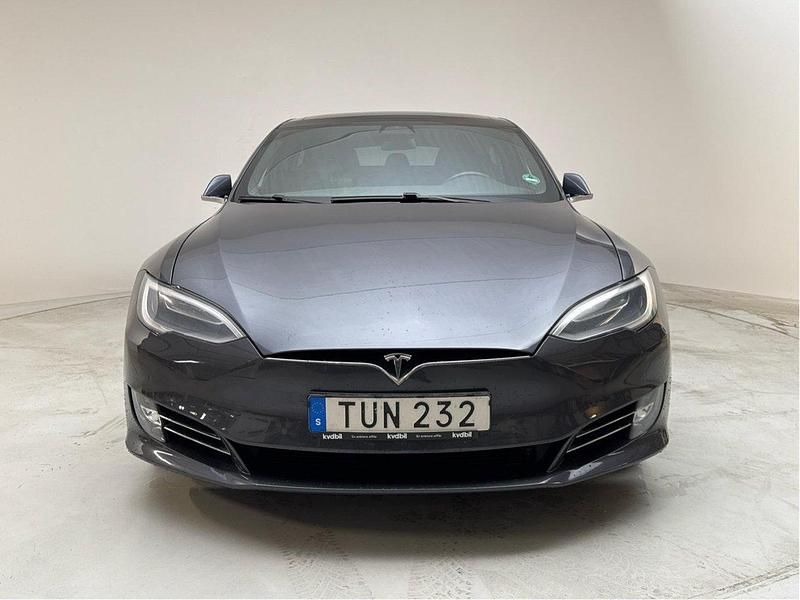 Grå Begagnad 2018 Tesla Model S Halvkombi | 219 000 kr (Superpris) - Bild 1/4