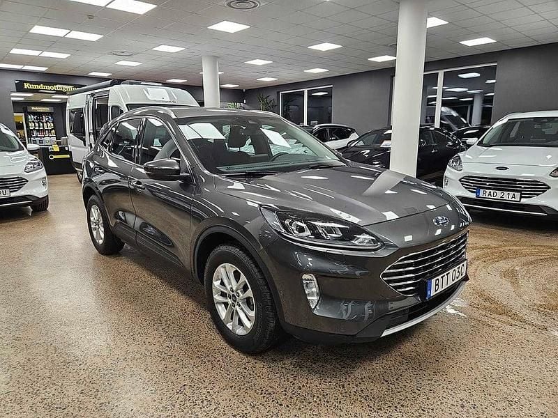 Grå Begagnad 2022 Ford Kuga Titanium SUV | 229 900 kr (Superpris) - Bild 1/4