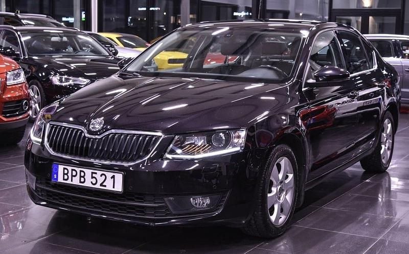 Svart Begagnad 2014 Skoda Octavia Business Line Kombi | 89 900 kr (Superpris) - Bild 1/4