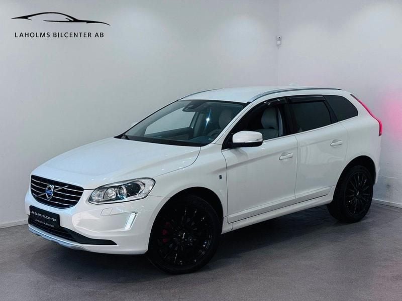 Vit Begagnad 2016 Volvo XC60 Momentum SUV | 169 900 kr (Bra pris) - Bild 1/4