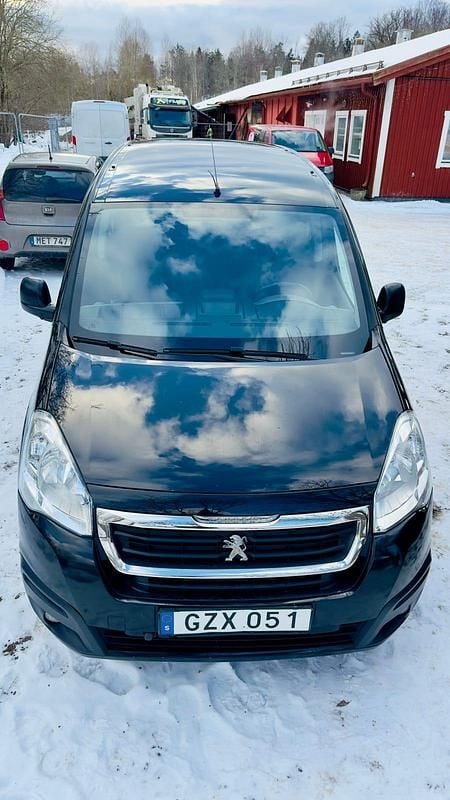 Begagnad 2017 Peugeot Partner Minibuss | 85 000 kr (Marknadspris) - Bild 1/4