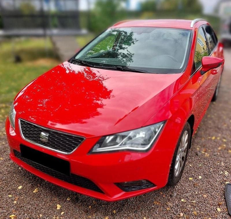 Röd Begagnad 2016 Seat Leon ST Style Kombi | 99 000 kr (Lite dyr) - Bild 1/4