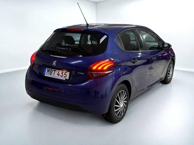 Begagnad Peugeot 208 68 HK (50 kW) 2015 Mörkblå Halvkombi