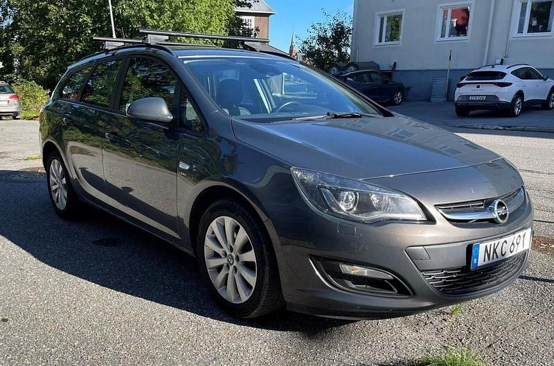 Grå Begagnad 2014 Opel Astra Active Kombi | 35 000 kr (Superpris) - Bild 1/4