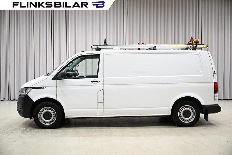 Vit Begagnad 2020 VW Transporter Van | 228 750 kr - Bild 1/4