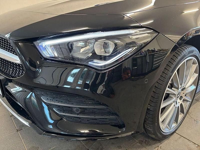 Begagnad Mercedes CLA250e Shooting Brake AMG 218 HK (160 kW) 2022 Svart Kombi
