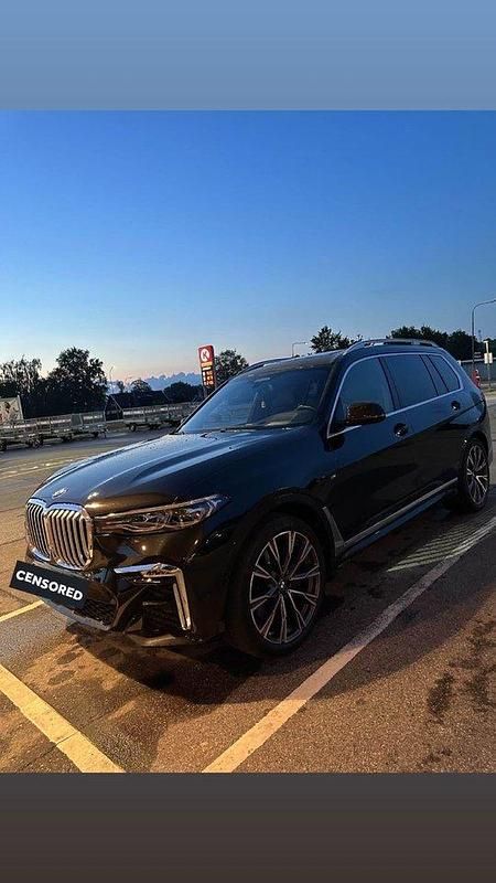 Svart Begagnad 2021 BMW X7 M Sport SUV | 430 000 kr - Bild 1/4