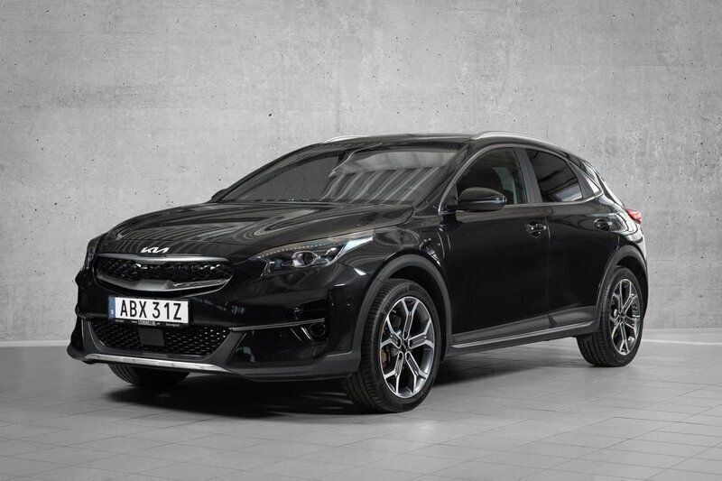 Svart Begagnad 2022 Kia XCeed SUV | 269 000 kr (Marknadspris) - Bild 1/4