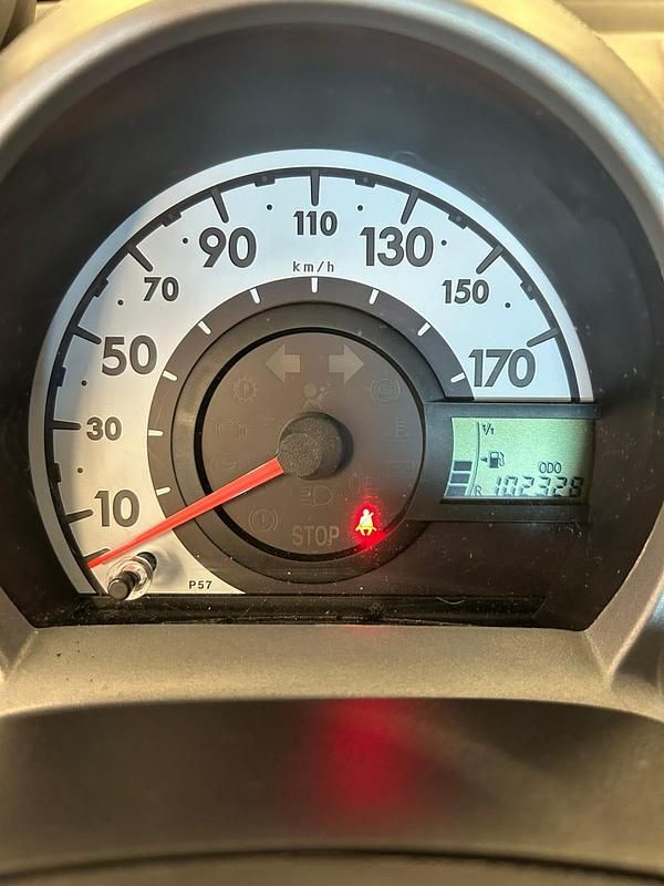 Begagnad Peugeot 107 68 HK (50 kW) 2013 Halvkombi