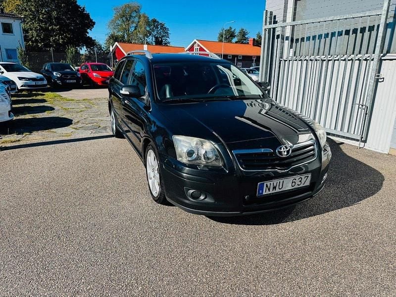 Svart Begagnad 2008 Toyota Avensis Kombi | 29 900 kr (Bra pris) - Bild 1/4