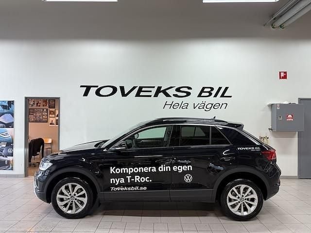 Ny VW T-Roc Life 150 HK (110 kW) 2025 Svart (deep black pearl) SUV