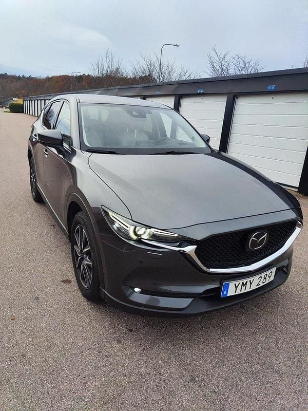 Grå Begagnad 2017 Mazda CX-5 SUV | 200 800 kr (Marknadspris) - Bild 1/4
