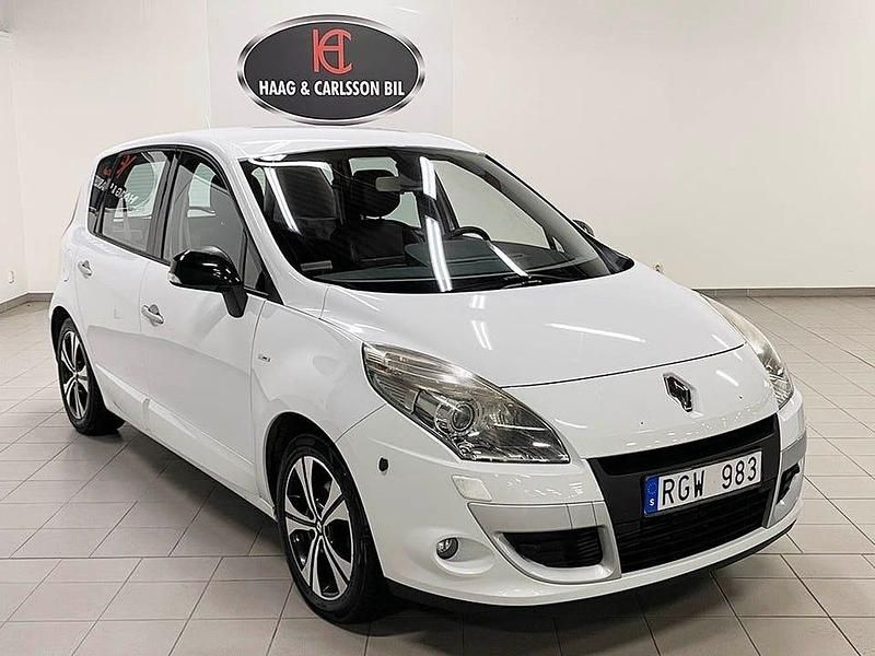 Begagnad Renault Scénic 110 HK (80 kW) 2012 Vit Minibuss