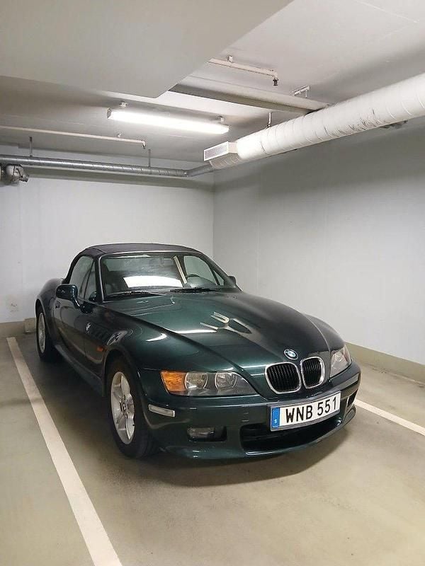 Grön Begagnad 2001 BMW Z3 Cab | 99 000 kr (Marknadspris) - Bild 1/4