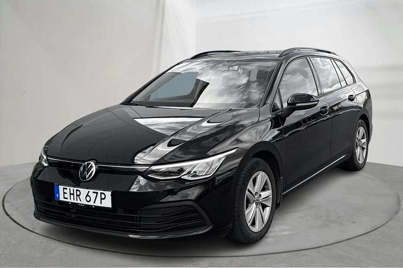 Svart Begagnad 2021 VW Golf VIII | 194 000 kr (Dyr) - Bild 1/4