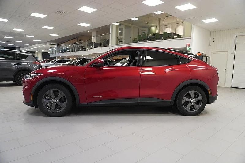 Begagnad Ford Mustang Mach-E Standard Range 221 kW (301 HK) 2021 Röd SUV