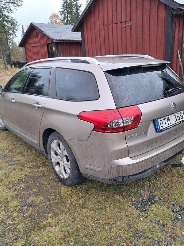 Brun Begagnad 2011 Citroën C5 Kombi | 38 000 kr (Marknadspris) - Bild 1/3
