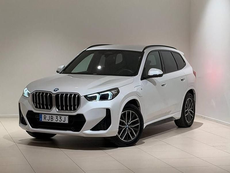 Vit Begagnad 2025 BMW X1 M Sport SUV | 529 000 kr (Dyr) - Bild 1/4