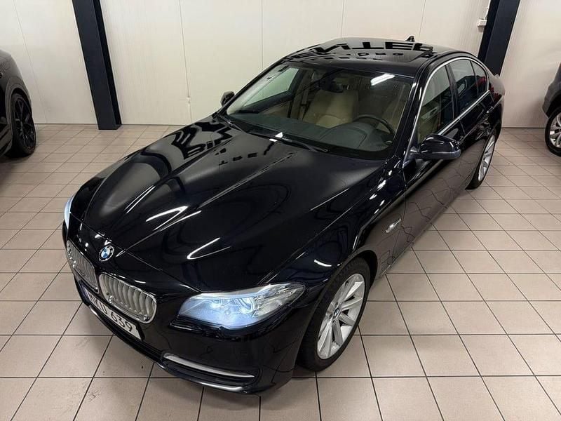 Begagnad BMW 550 451 HK (331 kW) 2014 Svart Sedan