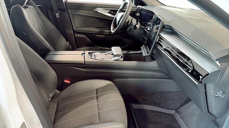 Begagnad Renault Austral Techno 200 HK (147 kW) 2024 Vit SUV