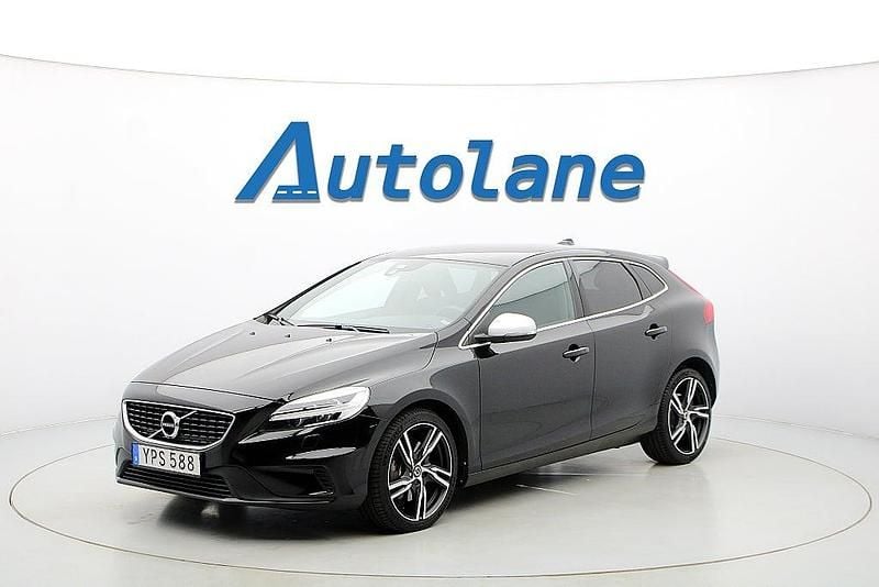 Begagnad Volvo V40 R-Design 245 HK (180 kW) 2017 Onyx black Kombi