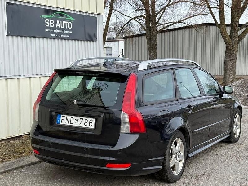 Begagnad Volvo V50 R-Design 136 HK (100 kW) 2007 Svart Kombi