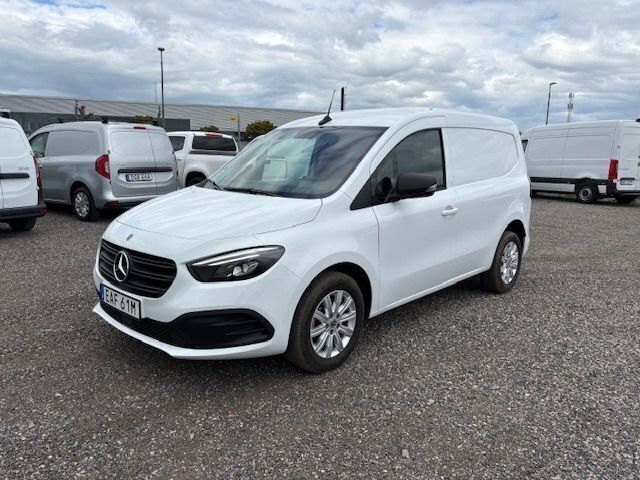 Vit Begagnad 2024 Mercedes Citan 110 Van | 298 749 kr (Marknadspris) - Bild 1/4