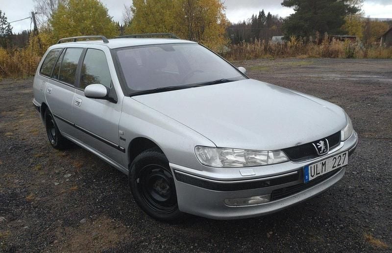 Grå Begagnad 2004 Peugeot 406 Kombi | 5 000 kr - Bild 1/4