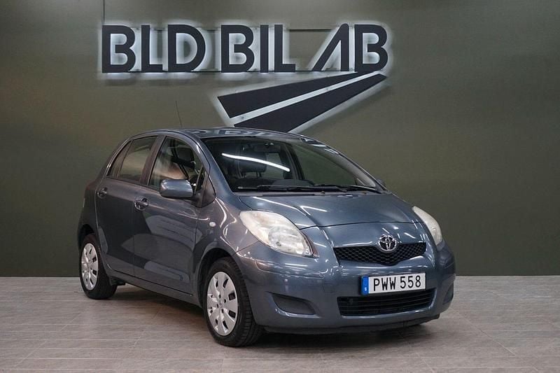 Blå Begagnad 2008 Toyota Yaris Halvkombi | 59 900 kr (Lite dyr) - Bild 1/4