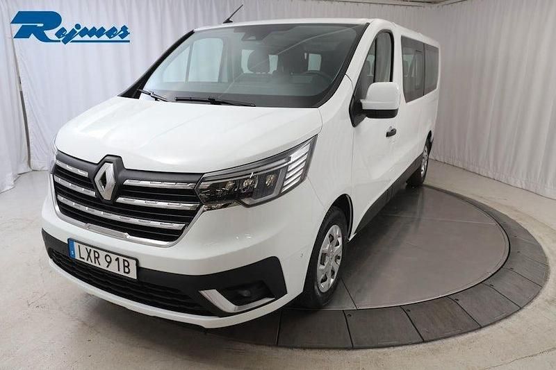 Vit Begagnad 2022 Renault Trafic Van | 317 800 kr - Bild 1/4